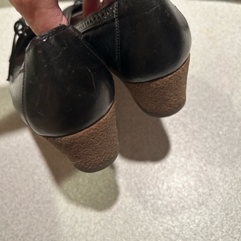 Salvatore Ferragamo Black Leather Lace-Up Shoes - Picture 3 of 4